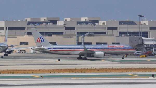 Самолет American Airlines (Американские авиалинии). Архивное фото - Sputnik Таджикистан