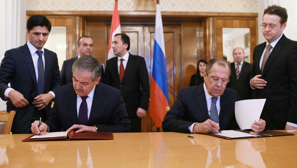 Министр иностранных дел РФ Сергей Лавров (справа) и министр иностранных дел Таджикистана Сироджиддин Аслов - Sputnik Таджикистан