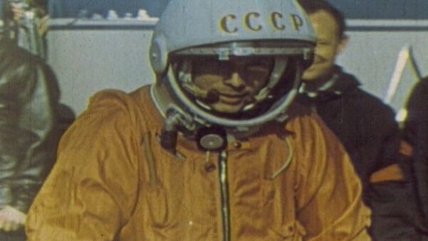Юрий Гагарин – человек, первым побывавший в космосе. Кадры из архива - Sputnik Таджикистан