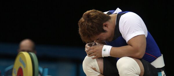 Штангист перед подходом. Архивное фото - Sputnik Тоҷикистон