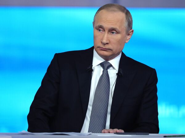 Прямая линия с президентом РФ В. Путиным - Sputnik Таджикистан