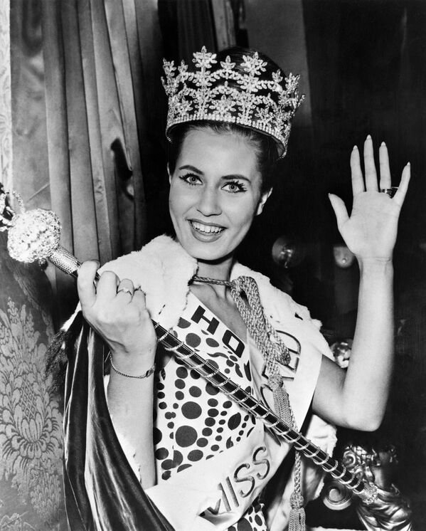Катарина Лоддерс из Голландии стала Мисс Мира в 1962 году. - Sputnik Таджикистан