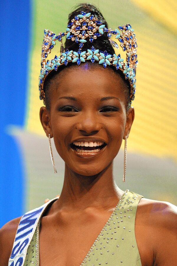 Агбани Дарего из Нигерии стала Мисс мира в 2001 году - Sputnik Таджикистан