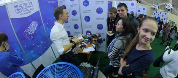 Рӯзи дарҳои кушод дар Донишгоҳи Самара. Акс аз бойгонӣ Рӯзи дарҳои кушод дар Донишгоҳи Самара. Акс аз бойгонӣ - Sputnik Тоҷикистон