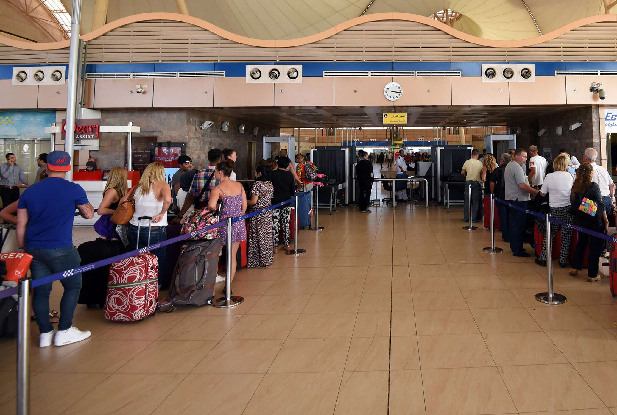 Аэропорт хургада египет вылеты. Аэропорт Египта Шарм-Эль-Шейх. Шарм-Эш-Шейх (аэропорт). Аэропорт шармаль Шейх. Sharm Эль Шейх аэропорт.