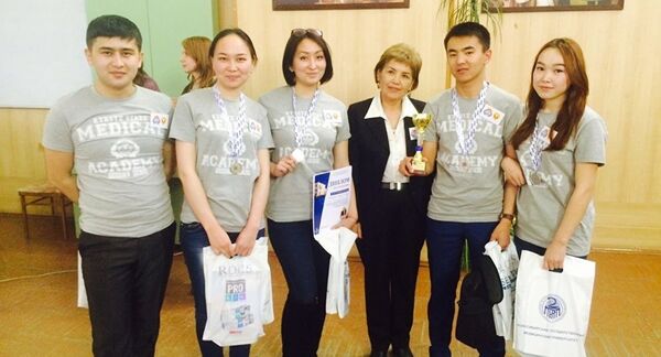Студенты из Кыргызстана на конференции  Авиценна-2016 в Новосибирске - Sputnik Таджикистан