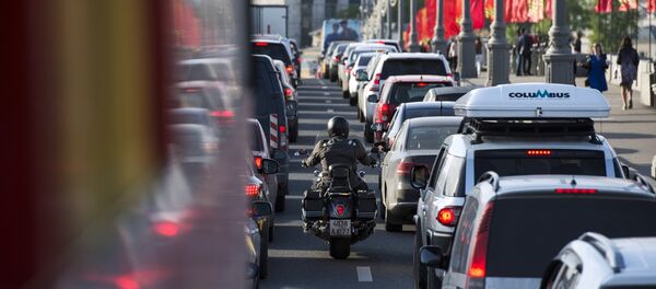 Машины в Москве, архивное фото Машины в Москве, архивное фото - Sputnik Таджикистан