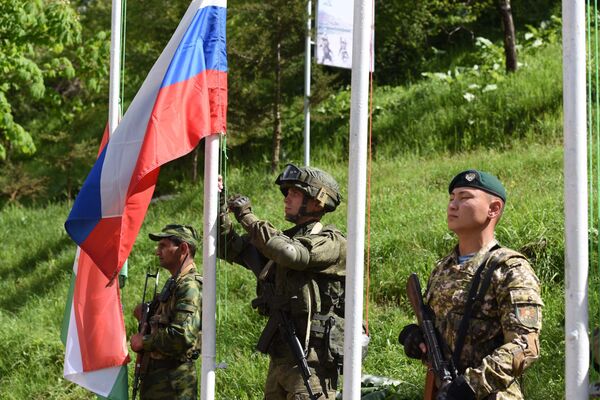 Церемония открытия совместных учений сил и средств разведки вооруженных сил стран ОДКБ Поиск-2016 Церемония открытия совместных учений сил и средств разведки вооруженных сил стран ОДКБ Поиск-2016 - Sputnik Таджикистан
