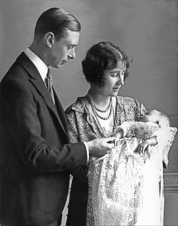 Принцесса Елизавета Александра Мария родилась в лондонском районе Мейфэр в резиденции графа Стратмор в 1926 году - Sputnik Таджикистан