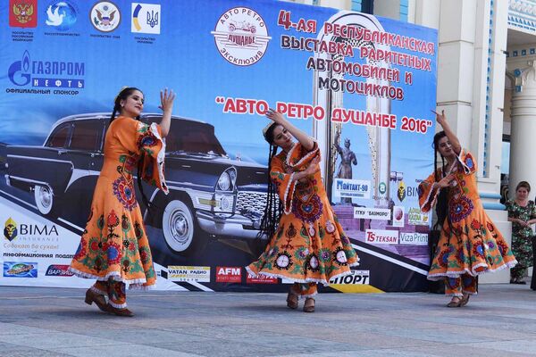 Выставка раритетных автомобилей Авто Ретро - 2016 в Душанбе - Sputnik Таджикистан