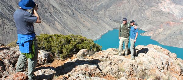 Ҷаҳонгардони хориҷӣ дар Тоҷикистон. Акс аз бойгонӣ Ҷаҳонгардони хориҷӣ дар Тоҷикистон. Акс аз бойгонӣ - Sputnik Тоҷикистон