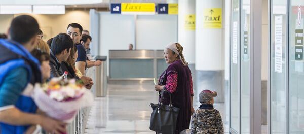 Пассажиры, , архивное фото Пассажиры, , архивное фото - Sputnik Таджикистан