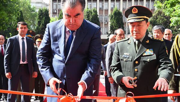 Эмомали Рахмон открыл в столице Дом офицеров - Sputnik Таджикистан