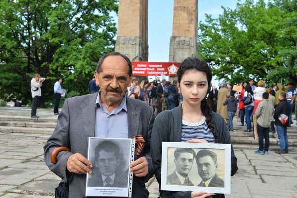 Бессмертный полк прошел в Душанбе, архивное фото Бессмертный полк прошел в Душанбе, архивное фото - Sputnik Таджикистан
