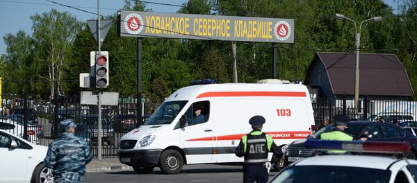 Массовая драка на Хованском кладбище в Москве - Sputnik Таджикистан