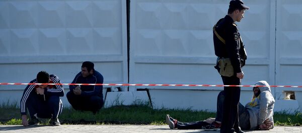 На месте массовой драки на Хованском кладбище На месте массовой драки на Хованском кладбище - Sputnik Таджикистан