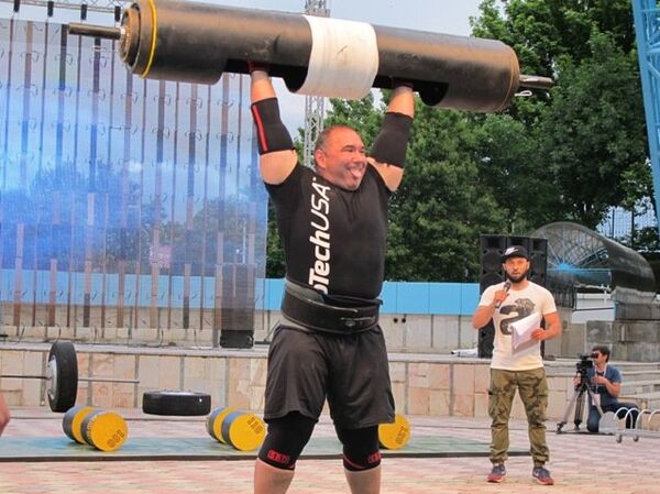 В Ташкенте прошли соревнования по силовому экстриму В Ташкенте прошли соревнования по силовому экстриму - Sputnik Таджикистан