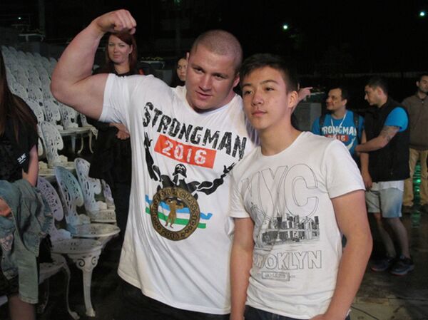 Соревнования по силовому экстриму Соревнования по силовому экстриму - Sputnik Таджикистан