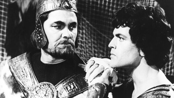 Лаҳзае аз кинофилми Рустам ва Сӯҳроб. Акс аз бойгонӣ - Sputnik Тоҷикистон