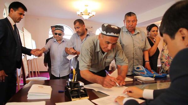 От Лондона до Сеула: как голосовали таджикистанцы по всему миру - Sputnik Таджикистан