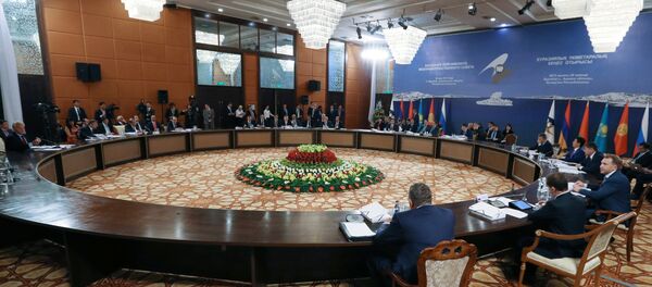 Ҷаласаи байнидавлатии Иттиҳоид Авруосиё. Акс аз бойгонӣ - Sputnik Тоҷикистон