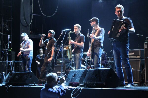 Группа Рекорд Оркестр на репетиции - Sputnik Таджикистан