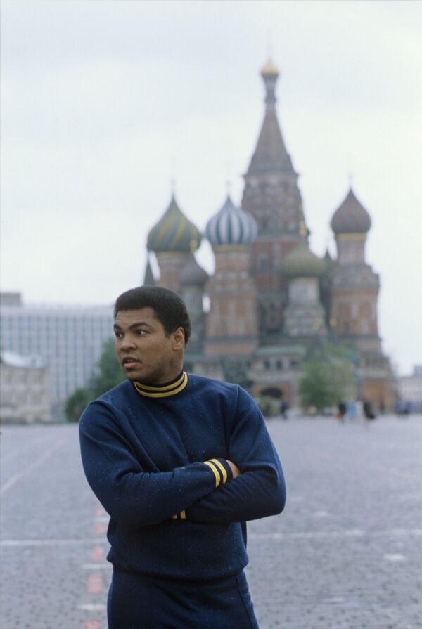 Легендарный американский боксёр Мохаммед Али в Москве - Sputnik Таджикистан