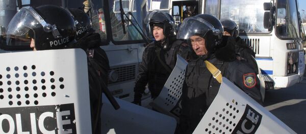 Сотрудники правоохранительных органов Казахстана - Sputnik Таджикистан