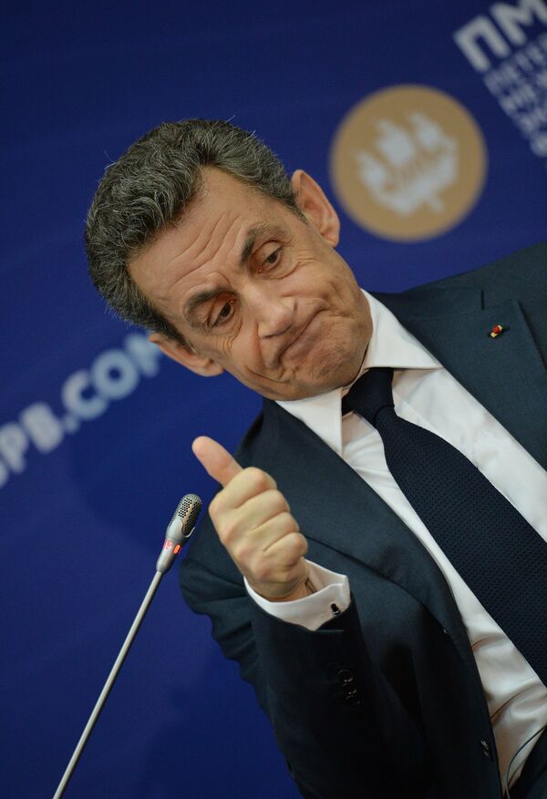 Беседа с экс-президентом Франции Н. Саркози в рамках ПМЭФ - Sputnik Таджикистан