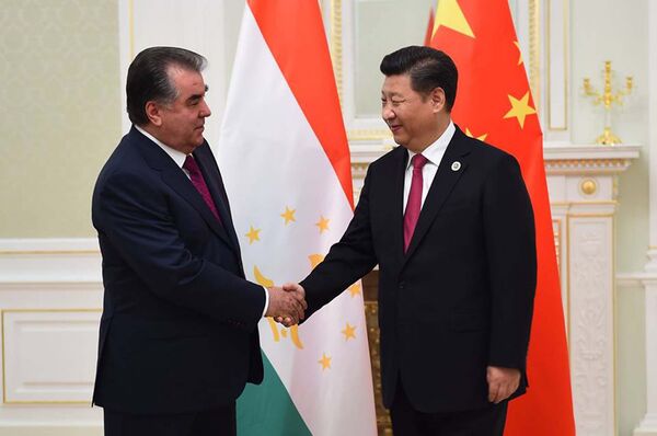 Президент Таджикистана Эмомали Рахмон встретился с председателем КНР Си Цзиньпином - Sputnik Таджикистан