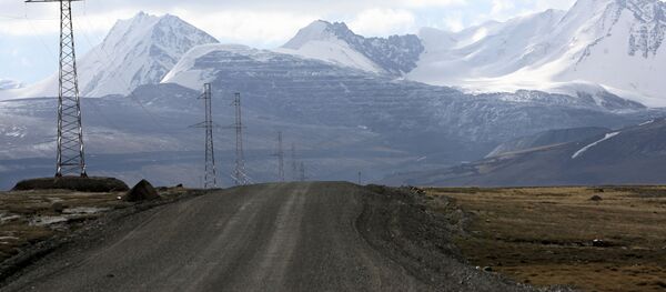 Дорога в Кыргызстане, архивное фото - Sputnik Таджикистан