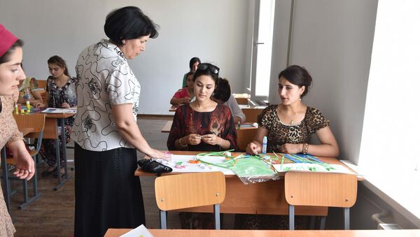 Вступительные экзамены в Институт дизайна и искусств Таджикистана - Sputnik Тоҷикистон
