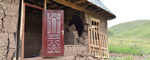 Кадры разрушенных домов после землетрясения в Раштском районе - Sputnik Таджикистан