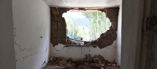 Оқибатҳои заминларза дар ноҳияи Рашт - Sputnik Тоҷикистон