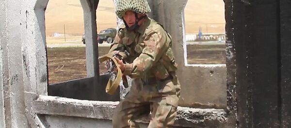 Военные России и Таджикистана прошли тропу разведчика в Ляуре Военные России и Таджикистана прошли тропу разведчика в Ляуре - Sputnik Таджикистан