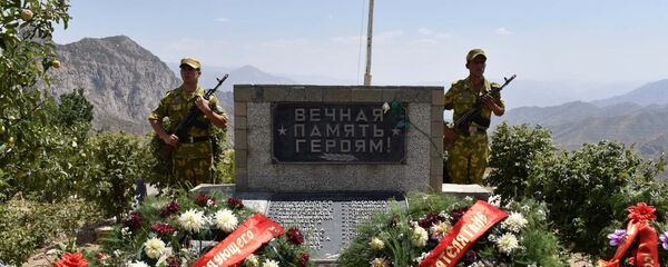 Памятные мероприятия на 12-й заставе Московского пограничного отряда Памятные мероприятия на 12-й заставе Московского пограничного отряда - Sputnik Таджикистан