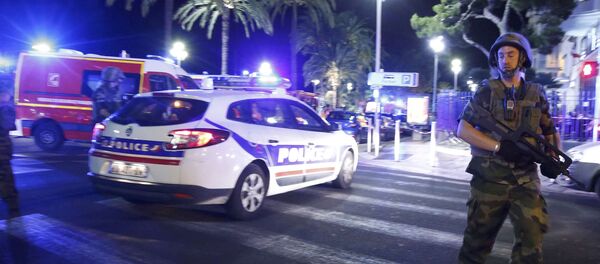 Пулис дар ҷои таркиш дар Ниса. Акс аз бойгонӣ - Sputnik Тоҷикистон