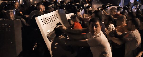 Ситуация близ захваченного в Ереване здания полка полиции - Sputnik Таджикистан