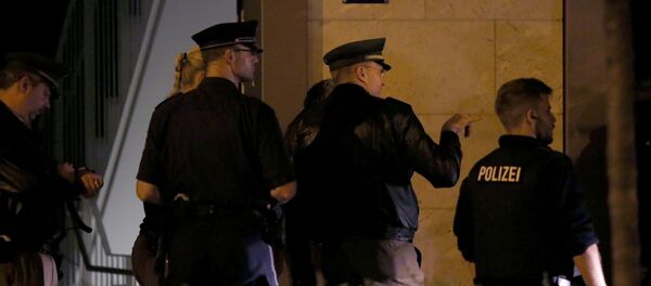 Полиция Мюнхена проверяет дома, которые находятся рядом с местом происшествия - Sputnik Тоҷикистон