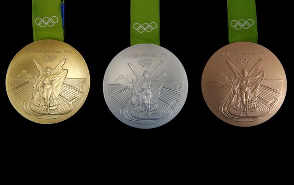 Медали для Олимпиады в Рио: процесс производства - Sputnik Таджикистан