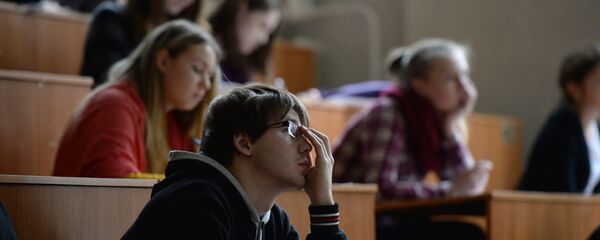 Студенты, архивное фото - Sputnik Тоҷикистон