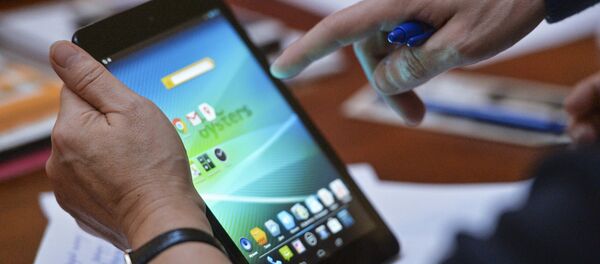 Работа на планшете Работа на планшете - Sputnik Тоҷикистон