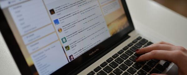 Вход в интернет, архивное фото - Sputnik Тоҷикистон