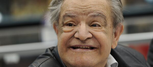 Фозил Искандар. Акс аз бойгонӣ - Sputnik Тоҷикистон