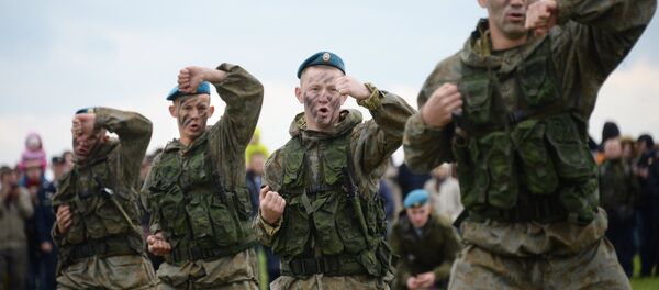 Мероприятия, посвященные 25-летию авиационных групп высшего пилотажа Мероприятия, посвященные 25-летию авиационных групп высшего пилотажа - Sputnik Таджикистан