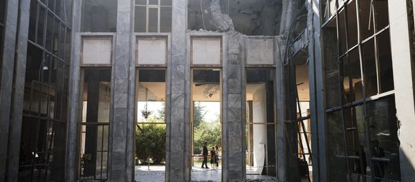 Пострадавшее после взрыва здание парламента в Анкаре - Sputnik Таджикистан