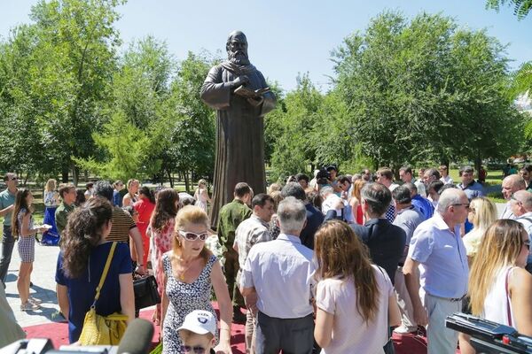 Муҷассамаи Умар Хайём дар Астрахан - Sputnik Тоҷикистон