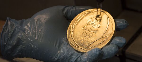 Процесс изготовления медали для Олимпиады - Sputnik Таджикистан