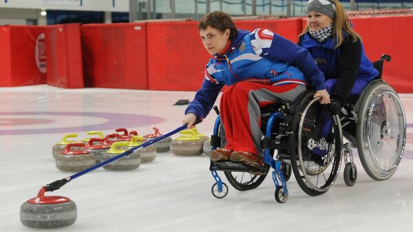 Тренировка паралимпийской сборной России по керлингу - Sputnik Таджикистан