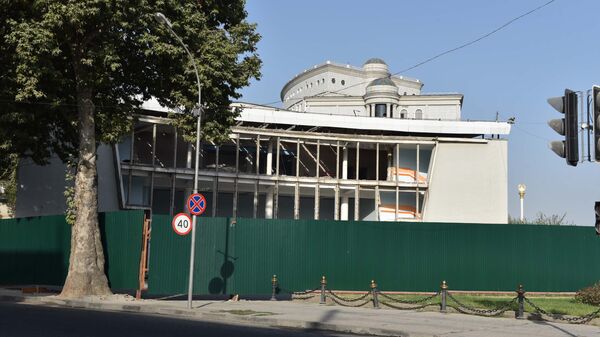 В центре Душанбе сносят кинотеатр Джами - Sputnik Таджикистан